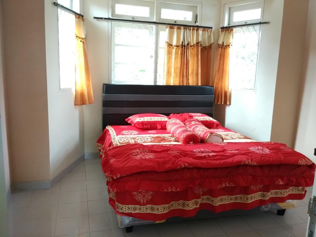 Villa Sabrina Bumi Ciherang Panjaweujan Bagian luar foto